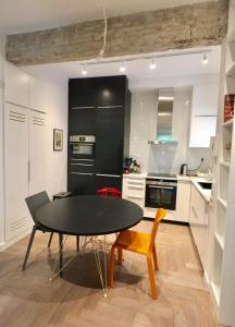 Vibrant Urban Chic Apartment