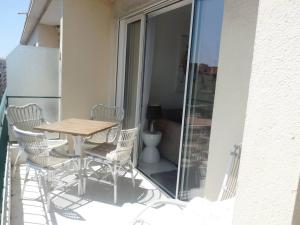 Two bedroom apartment next to the Croisette in Cannes a short walk to the Palais des Festivals - 1961