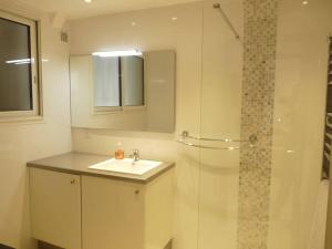 Two bedroom apartment next to the Croisette in Cannes a short walk to the Palais des Festivals - 1961