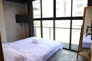The Cube Hostel Khaosan