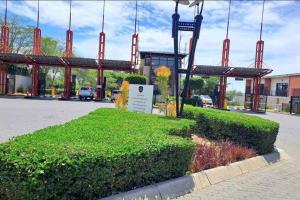 Cozy Self Catering Apartment with Golf Course Views, Jackal Creek Golf Estate