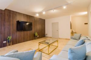 Wellness Hygge Modern Gozitan Apartment - Happy Rentals