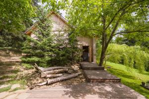 Sen Sosen - czarujący dom z sauną, basenem i stodołą