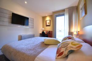 Hotels Hotel du Golf Saint Lazare : photos des chambres