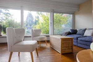 Luxury apartment with terrace and garden free parking smart TV etc