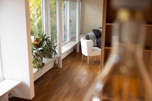 Luxury apartment with terrace and garden free parking smart TV etc