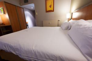 Hotels Holiday Inn Calais-Centre, an IHG Hotel : photos des chambres