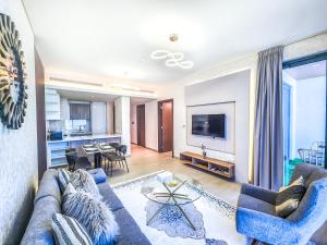 STAY BY LATINEM Luxury 1 BR Holiday Home OPA 1601 near Burj Khalifa