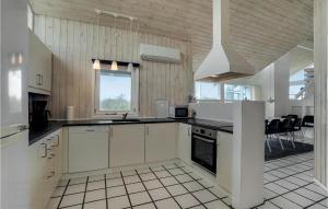 4 Bedroom Stunning Home In Hirtshals