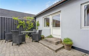 Gorgeous Apartment In Blokhus With Wifi