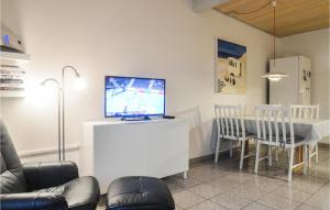 Two-Bedroom Apartment In Lokken