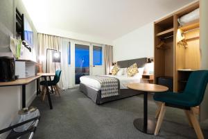 Hotels Holiday Inn Calais-Centre, an IHG Hotel : photos des chambres