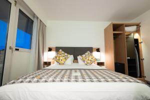Hotels Holiday Inn Calais-Centre by IHG : Chambre Lit Queen-Size Standard avec Vue sur Mer