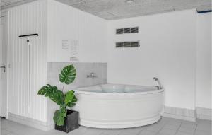 Amazing Home In Blåvand With Kitchen