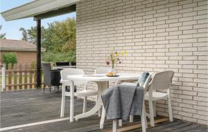 3 Bedroom Amazing Home In Hurup Thy