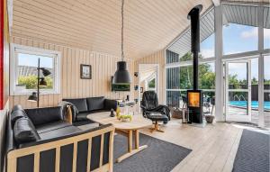 Gorgeous Home In Vemb