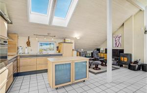 Stunning Home In Struer With Wifi