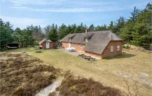 4 Bedroom Nice Home In Ulfborg - Husby