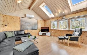 Stunning Home In Vemb With Wifi