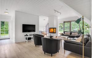 4 Bedroom Nice Home In Ulfborg