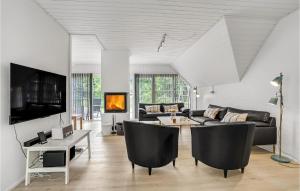 4 Bedroom Nice Home In Ulfborg