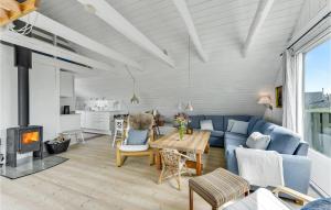 Beautiful Home In Hvide Sande With Wifi