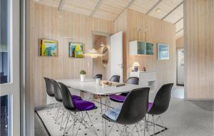 Gorgeous Home In Ebeltoft With Sauna