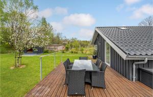 Holiday Home Give 37