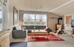 3 Bedroom Stunning Home In Juelsminde