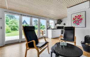 Three-Bedroom Holiday Home In Sydals