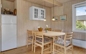 2 Bedroom Awesome Home In Juelsminde