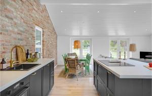 Beautiful Home In Ebeltoft With Sauna