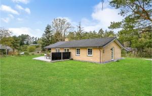 Beautiful Home In Ebeltoft With Sauna