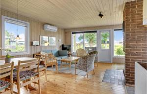 2 Bedroom Awesome Home In Juelsminde