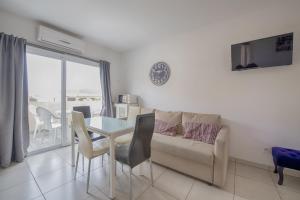 Mareverde Poolview Studio O006