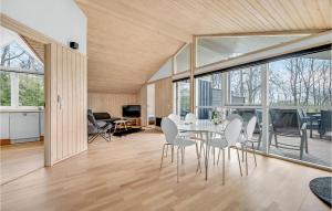 Amazing Home In Mårslet With Wifi