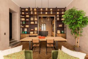 Casa Terra, a Burghesius home