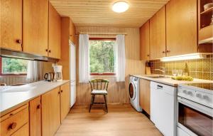 Three-Bedroom Holiday Home Blåvand With A Fireplace 05