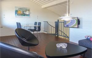 2 Bedroom Lovely Apartment In Allinge