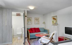 Stunning Home In Blåvand With Wifi