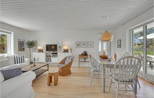 4 Bedroom Gorgeous Home In Blokhus