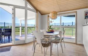 Three-Bedroom Holiday Home In Jerup