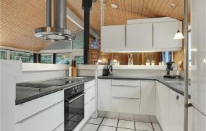 4 Bedroom Beautiful Home In Saltum