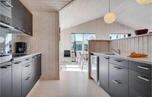 5 Bedroom Pet Friendly Home In Løkken