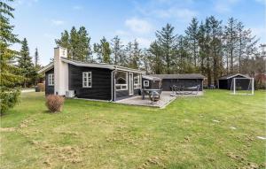 2 Bedroom Stunning Home In Hals