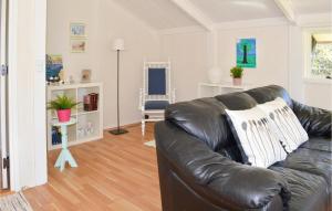 2 Bedroom Awesome Home In Hals