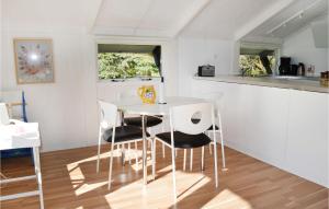 2 Bedroom Awesome Home In Hals