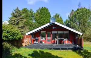 2 Bedroom Awesome Home In Hals