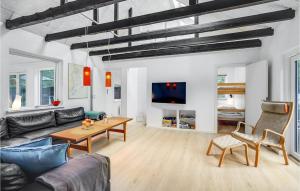 4 Bedroom Lovely Home In Knebel