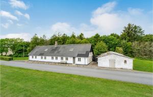 Cozy Home In Øster Assels With Wifi